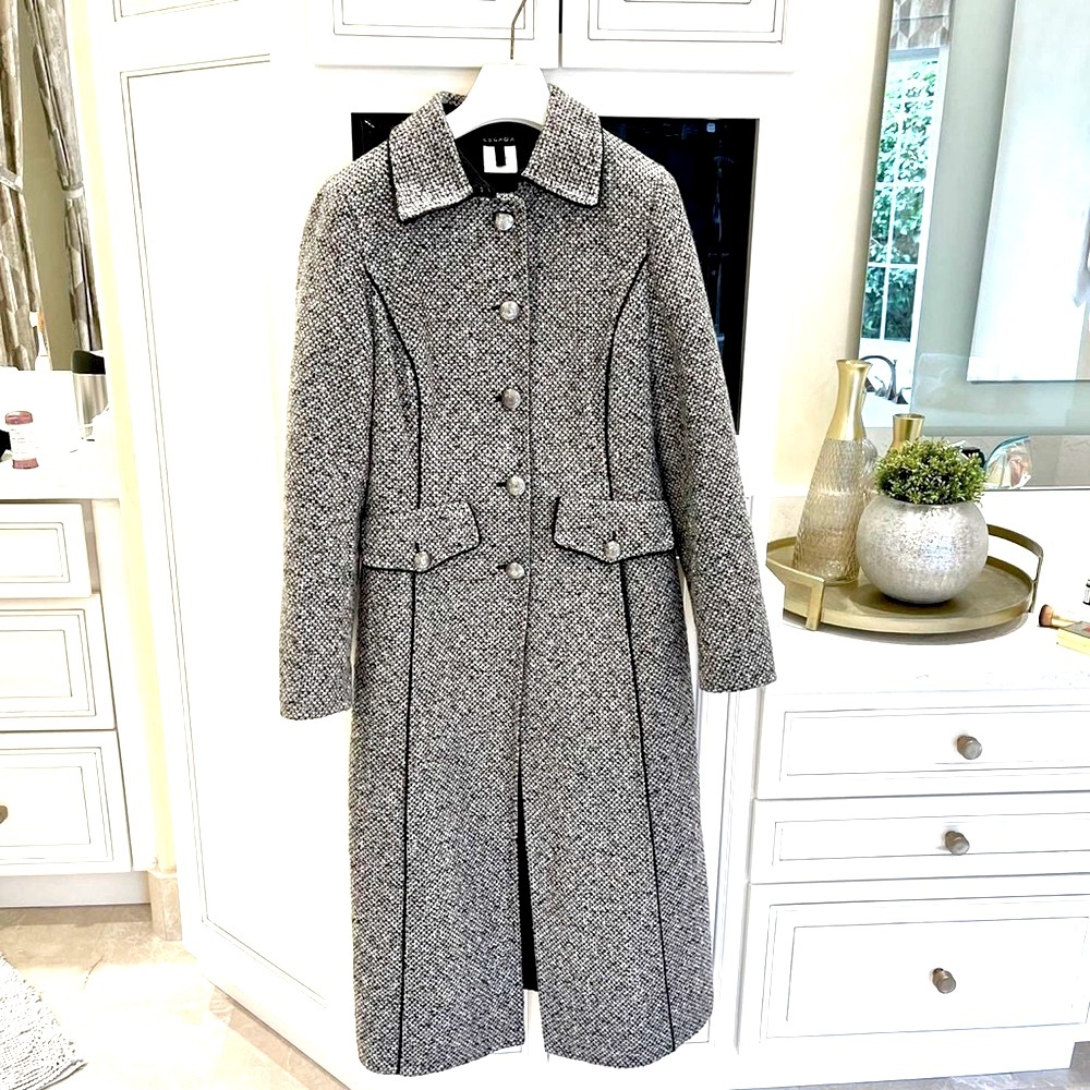 Escada size 6 wool coat. Excellent condition